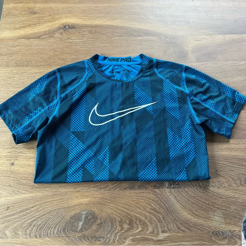 Boys Nike Dri-Fit shirt size XL